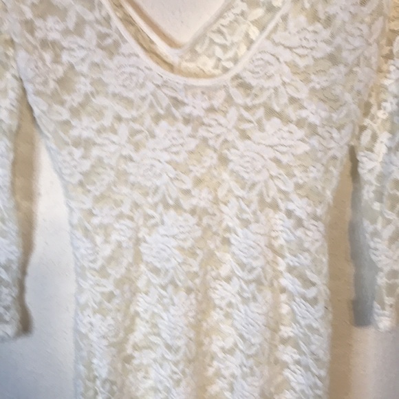 Sheer Ivory Lace Fitted Tunic - Picture 4 of 5